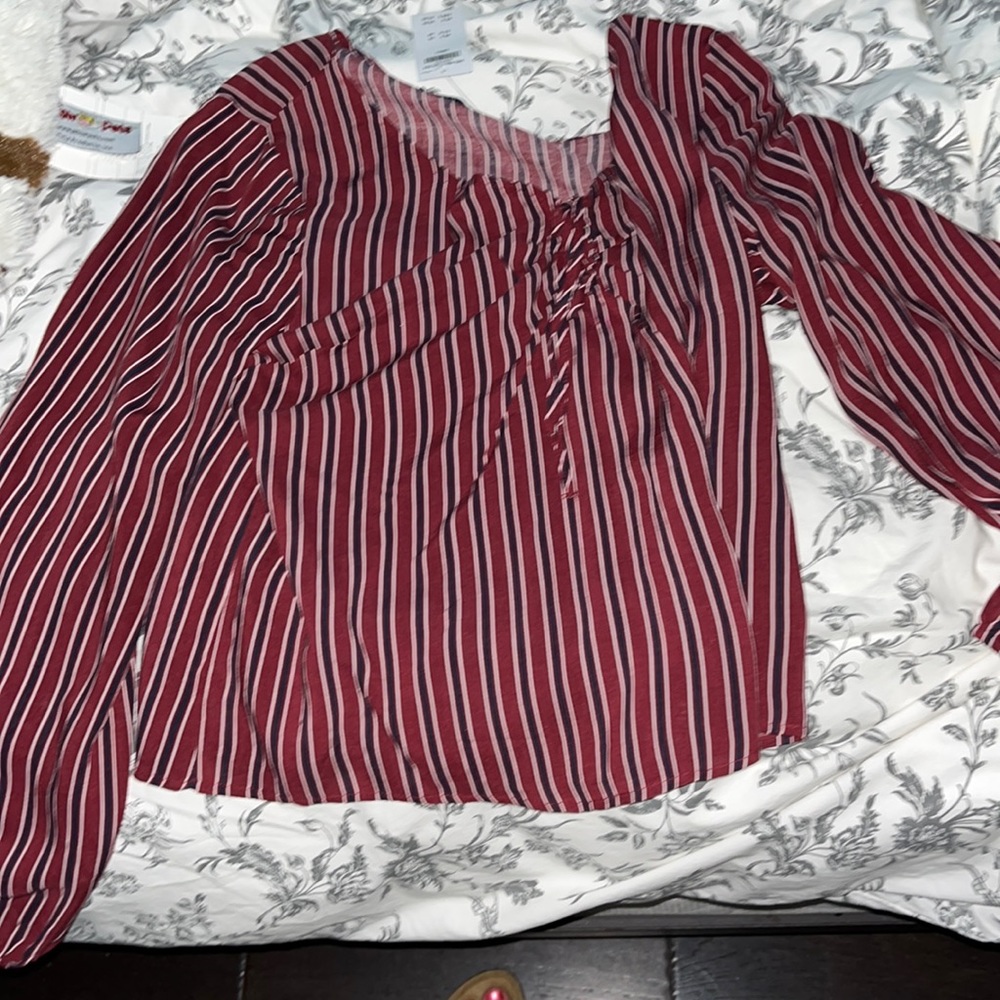 New hollister top